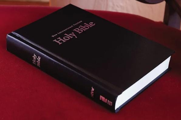 The NIV Value Pew and Worship Bible